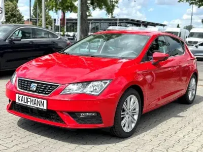 Używany Seat Leon XCELLENCE 150 KM (110 kW) 2020 Czerwony Sedan/Limuzyna