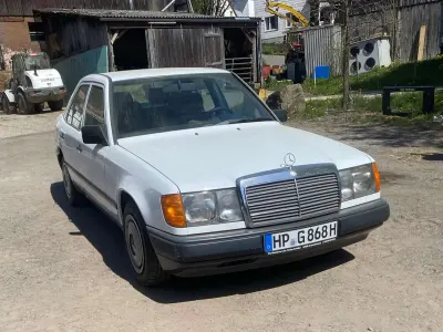 Gebraucht Mercedes 200 72 PS (52 kW) 1987 Weiß Limousine