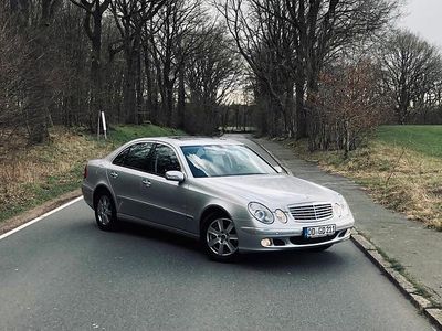 Silber Gebraucht 2006 Mercedes E200 Limousine | 6.700 € (Fairer Preis)