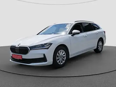 Gebraucht Skoda Superb Essence 150 PS (110 kW) 2025 Weiss Kombi