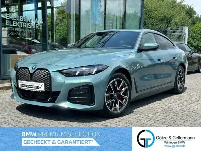 Gebraucht BMW i4 M Sport 250 kW (340 PS) 2025 Cape york grün Limousine