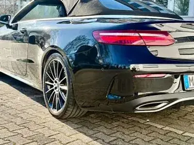 Gebraucht Mercedes E200 Premium Plus 184 PS (135 kW) 2018 Schwarz Cabrio