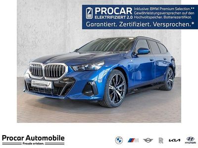Gebraucht BMW 550e M Sport 489 PS (359 kW) 2025 Blau Kombi