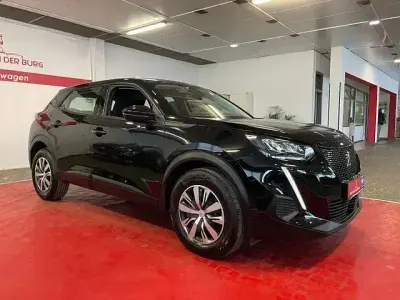 Gebraucht Peugeot 2008 Active 101 PS (74 kW) 2020 Schwarz SUV