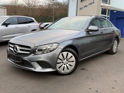 Grau Gebraucht 2021 Mercedes C300e Avantgarde Limousine | 17.900 €