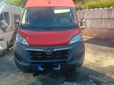 Usata Opel Movano 140 CV (102 kW) 2024 Rosso Furgone