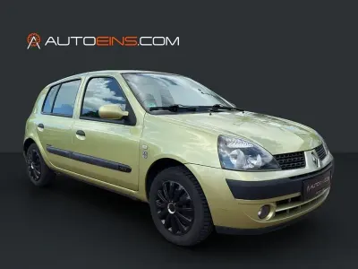 Używany Renault Clio II 75 KM (55 kW) 2003 Zielony Sedan/Limuzyna