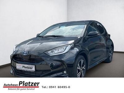 Neu Toyota Yaris Hybrid 92 PS (67 kW) 2025 Schwarz Limousine
