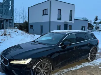 Gebraucht Volvo V60 Inscription 150 PS (110 kW) 2020 Kombi