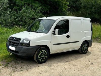 Weiß Gebraucht 2002 Fiat Doblò Van / Kleinbus | 2.900 €
