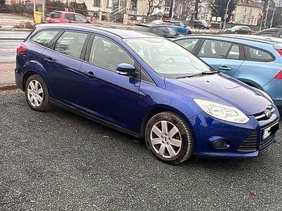Gebraucht Ford Focus Trend 101 PS (74 kW) 2014 Blau Kombi