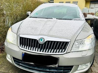 Braun Gebraucht 2011 Skoda Octavia Family Kombi | 5.499 € (Guter Preis)
