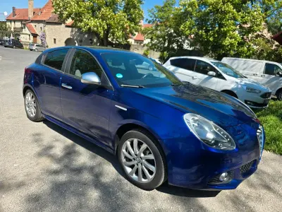 Gebraucht Alfa Romeo Giulietta 120 PS (88 kW) 2013 Blau Kleinwagen
