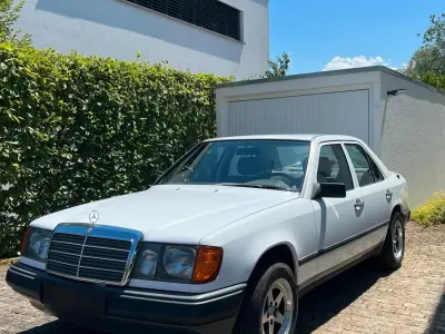 Gebraucht Mercedes E250 90 PS (66 kW) 1988 Weiß Limousine