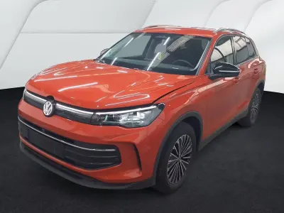 Gebraucht VW Tiguan Life 150 PS (110 kW) 2025 Rot SUV