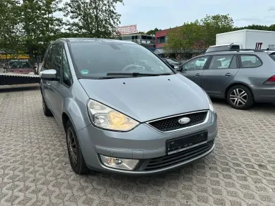 Gebraucht Ford Galaxy Trend 140 PS (102 kW) 2009 Silber Van / Kleinbus