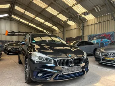 Gebraucht BMW 218 Active Tourer Sport Line 150 PS (110 kW) 2015 Schwarz Van / Kleinbus