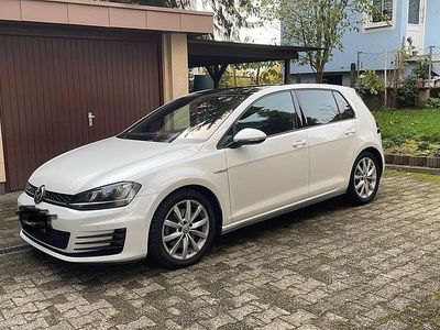 Weiß Gebraucht 2016 VW Golf VII GTI Kleinwagen | 16.999 €