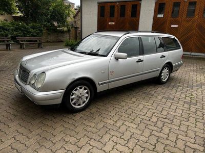 Mercedes E240