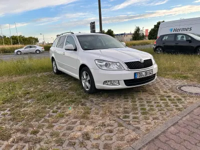 Gebraucht Skoda Octavia 122 PS (89 kW) 2011 Weiß Kombi