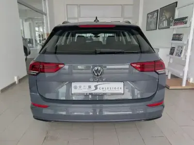 Gebraucht VW Golf VIII Life 150 PS (110 kW) 2023 Grau Kombi