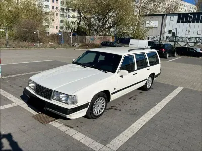 Używany Volvo Polar 135 KM (99 kW) 1998 Biały Kombi