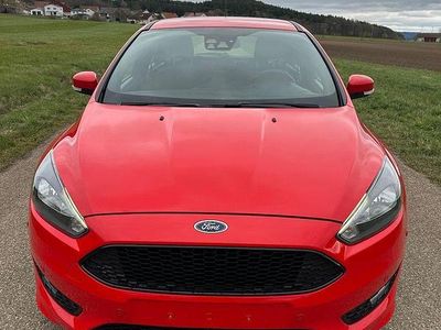 Usata Ford Focus ST-Line 125 CV (91 kW) 2017 Rosso Berlina