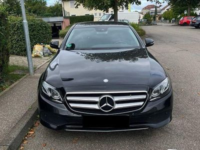 Schwarz Gebraucht 2017 Mercedes E220 Limousine | 22.000 € (Fairer Preis)