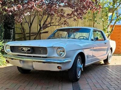 Gebraucht Ford Mustang 220 PS (161 kW) 1966 Weiß Coupé