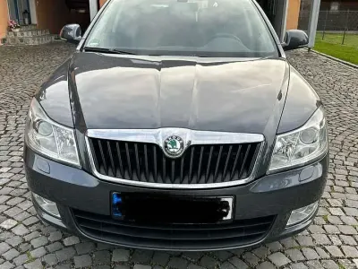 Używany Skoda Octavia Family 110 KM (80 kW) 2011 Szary Kombi