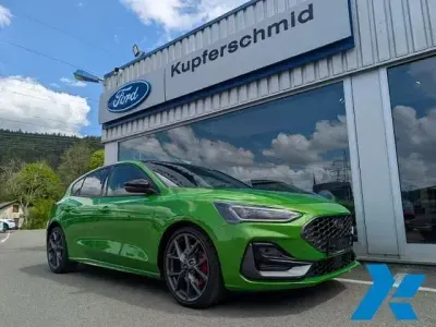 Używany Ford Focus ST 280 KM (205 kW) 2022 Zielony Sedan/Limuzyna