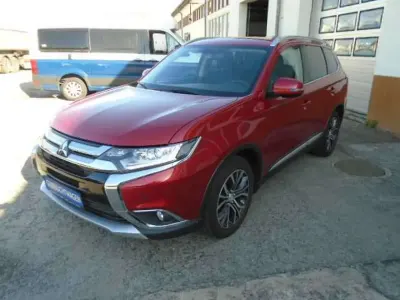 Gebraucht Mitsubishi Outlander Edition 150 PS (110 kW) 2018 Karminrot SUV