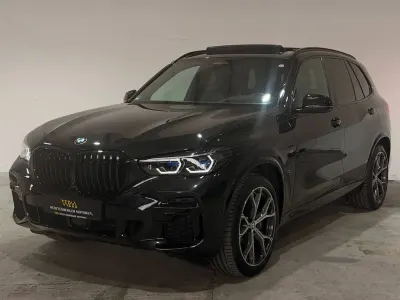 Gebraucht BMW X5 M Sport 298 PS (219 kW) 2023 Sapphire schwarz metallic SUV