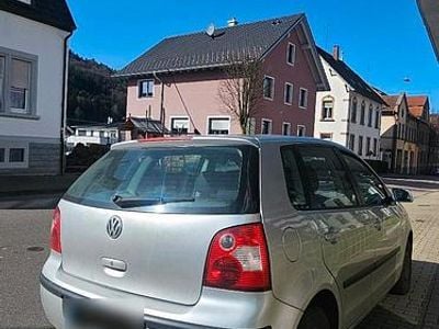 Usata VW Polo 100 CV (73 kW) 2004 Argento Utilitaria
