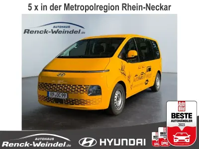 Gebraucht Hyundai Staria Trend 177 PS (130 kW) 2023 Gelb Van / Kleinbus
