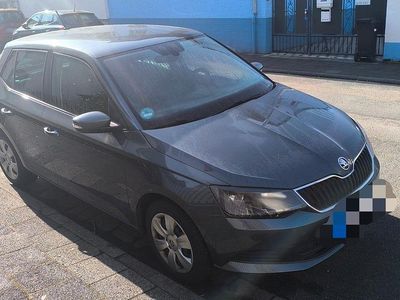 Usata Skoda Fabia Ambition 90 CV (66 kW) 2017 Grigio Utilitaria