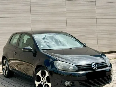 Gebraucht VW Golf VI 105 PS (77 kW) 2011 Schwarz Kleinwagen