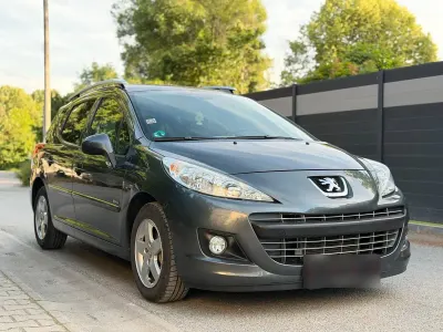 Gebraucht Peugeot 207 Family 95 PS (69 kW) 2012 Grau Kombi