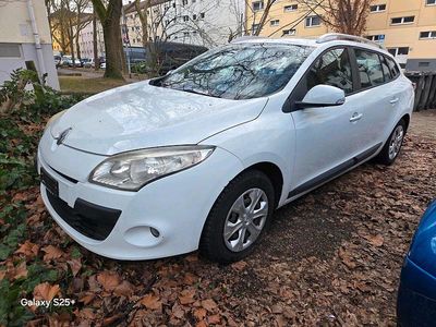 Gebraucht Renault Mégane 110 PS (80 kW) 2010 Weiß Limousine