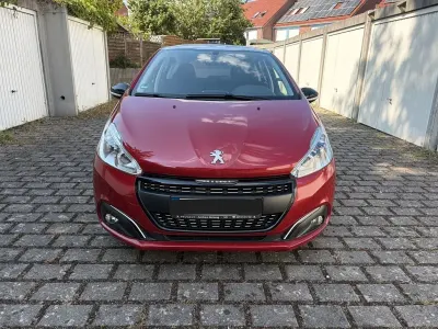 Gebraucht Peugeot 208 Active 82 PS (60 kW) 2017 Rot Kleinwagen