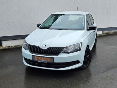 Weiß Gebraucht 2015 Skoda Fabia Cool Edition Limousine | 8.000 € (Fairer Preis)