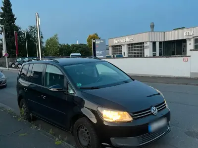 Gebraucht VW Touran 140 PS (102 kW) 2011 Schwarz Van / Kleinbus