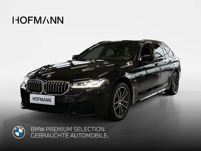 Carbonschwarz metallic Gebraucht 2022 BMW 530 M Sport Kombi | 34.503 € (Fairer Preis)