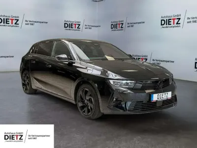 Second-hand Opel Astra 131 CP (96 kW) 2024 Negru Berlinǎ