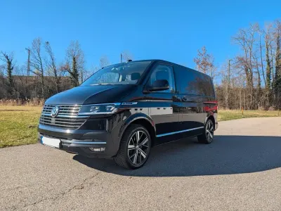 Second-hand VW T6.1 150 CP (110 kW) 2021 Negru Van
