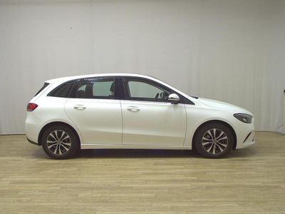 Second-hand Mercedes B180 Style 116 CP (85 kW) 2022 Alb Monovolum