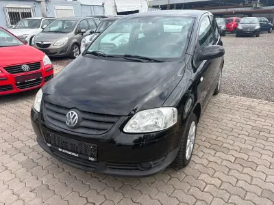 Gebraucht VW Fox 54 PS (39 kW) 2008 Schwarz Kleinwagen
