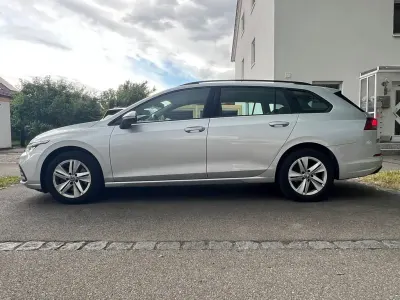 Gebraucht VW Golf VIII 116 PS (85 kW) 2021 Silber Kombi