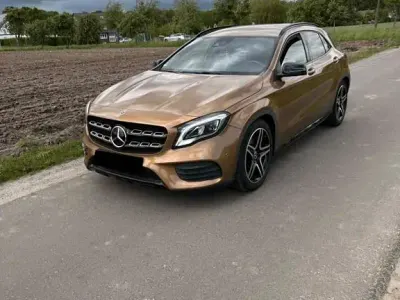 Gebraucht Mercedes GLA220 184 PS (135 kW) 2017 Braun SUV