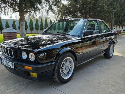 Gebraucht BMW 318 113 PS (83 kW) 1988 Schwarz